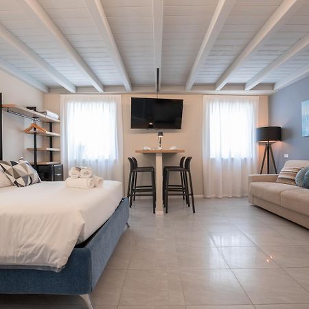 Es Rooms And Apartments Torbole Sul Garda Exterior photo