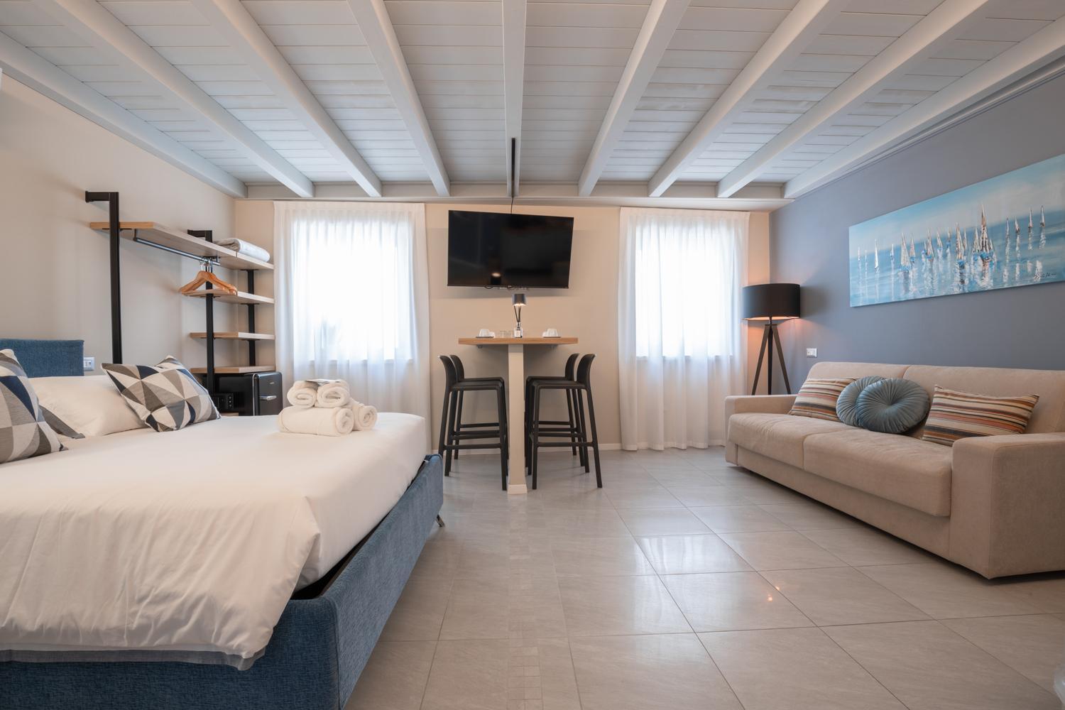 Es Rooms And Apartments Torbole Sul Garda Exterior photo