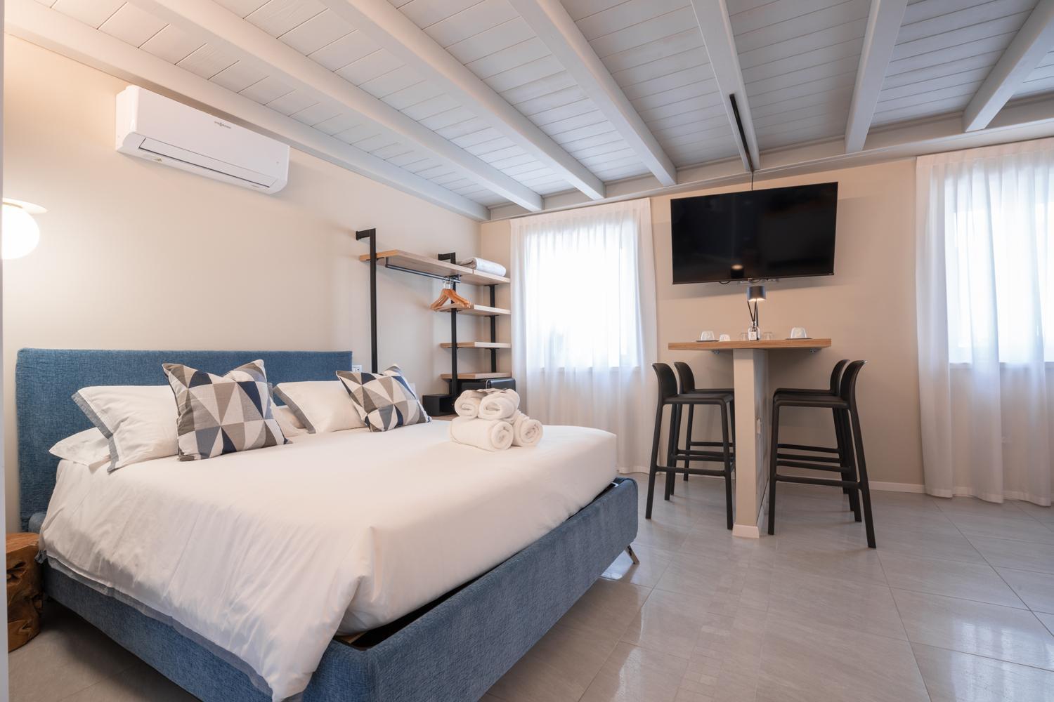 Es Rooms And Apartments Torbole Sul Garda Exterior photo