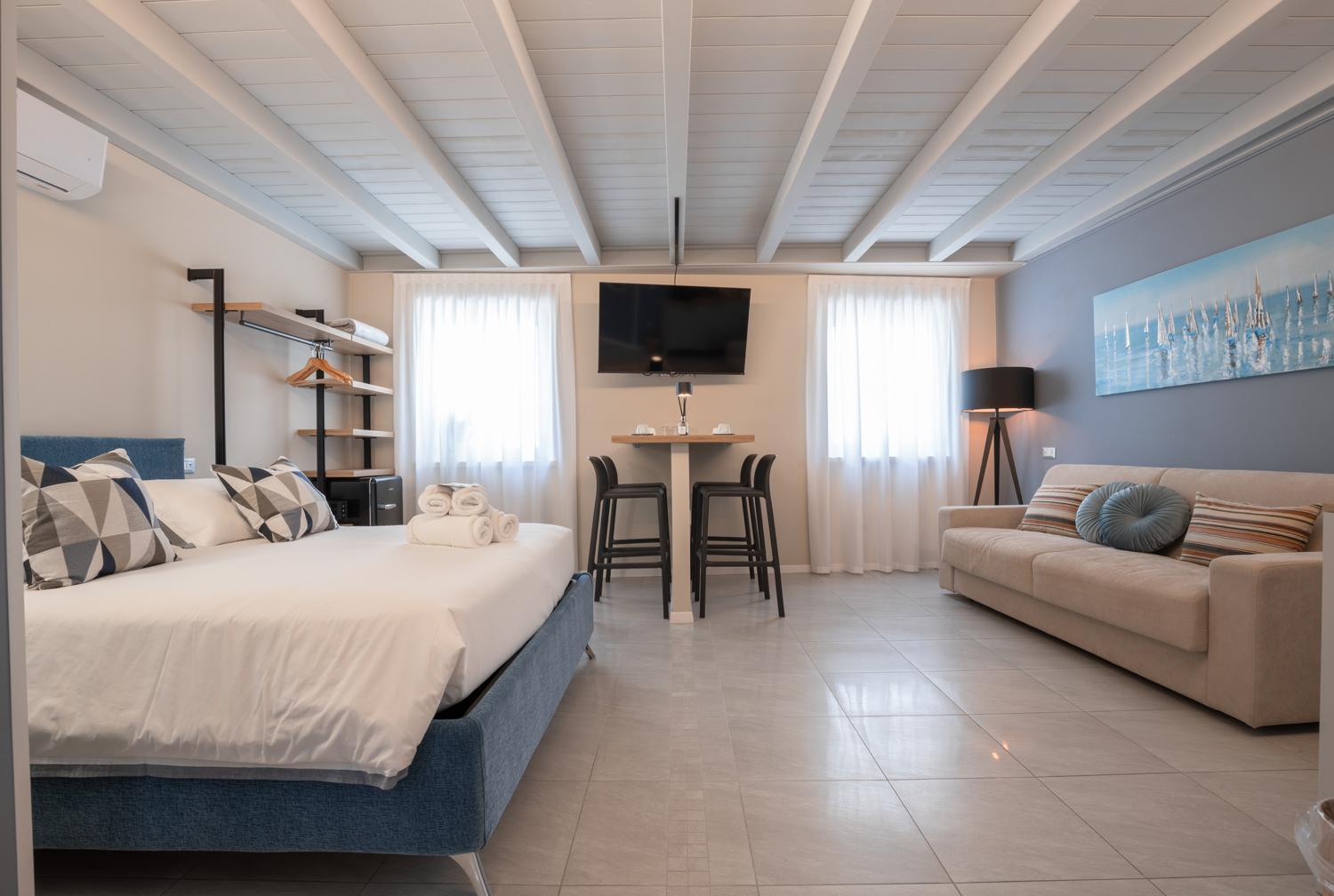 Es Rooms And Apartments Torbole Sul Garda Exterior photo